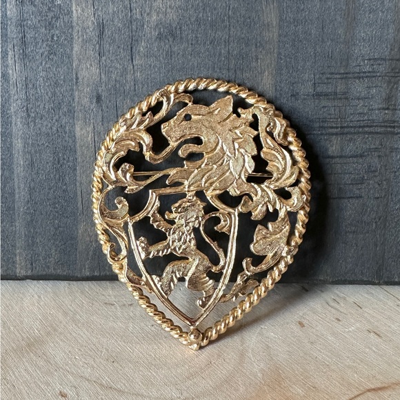 Napier Jewelry - Vintage Signed Napier Heraldic Rampant Lion Open Work Gold Tone Brooch Pin